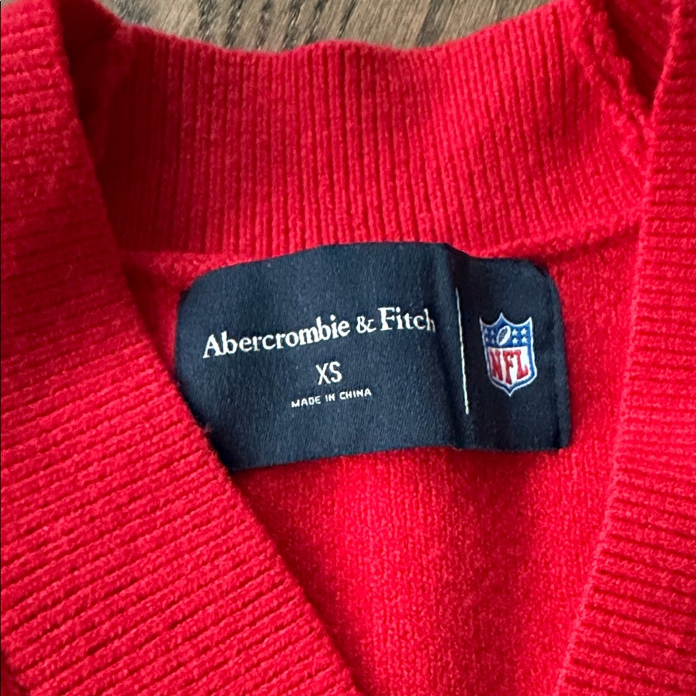 Abercrombie & Fitch LuxeSoft red Kansas City chiefs cardigan XS (runs big) - Picture 3 of 7